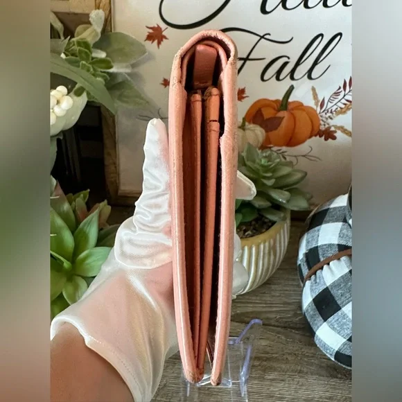 Chanel Coco Button Long Wallet Pink Gold Hardware - Picture 4 of 16